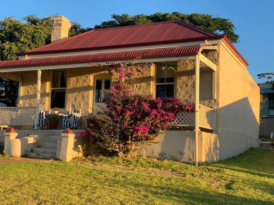 “Charlie Bates Cottage” Penneshaw Buitenkant foto